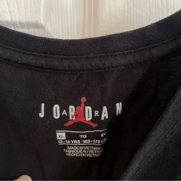 air jordan jumpman Graphic T-shirt Teenager 13-15 Yrs Old Men’s Small Black Red - Picture 2 of 7